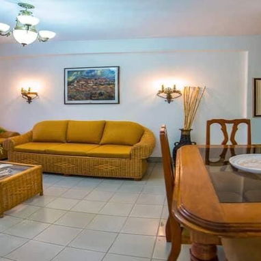 Renta x dĂas o por 2 o 3 meses en Vedado Habana Cuba con respaldo elĂ©ctrico - Img 123705302
