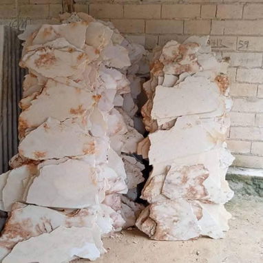 📞 54409553 o al 💥 WhatsApp 💥 Tenemos todo tipo de enchapes naturales para decorar enbeyeser y eliminar la humedad - Img 126534801
