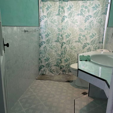 Casa en venta , Luyano 10 de octubre - 2/5