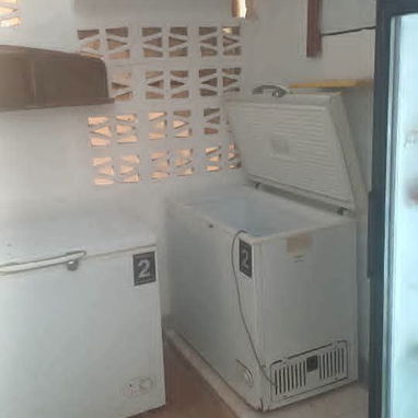APARTAMENTO EN BAJOS CAPITALISTA EN EL VEDADO! A PASOS DEL MALECÓN Y LA EMBAJADA AMERICANA !!! - Img 125992072