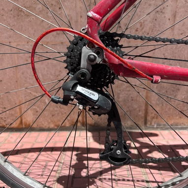 Vendo mi bici 🚲 híbrida 622: - Cambios Grip shift 3 x 6 - frenos v brake con tacos nuevos - Cuadro y tenedor con posibi - 5/5