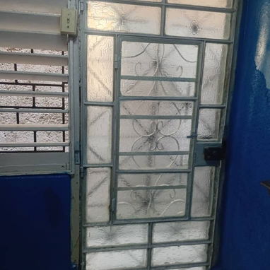 Se alquila cuarto en el vedado - Img 120545301