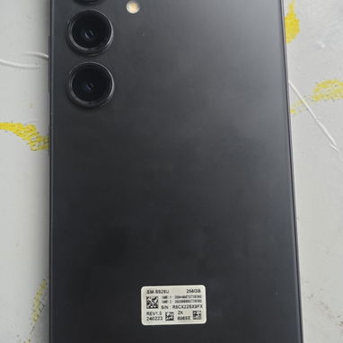 Samsung S24+ - 2/4