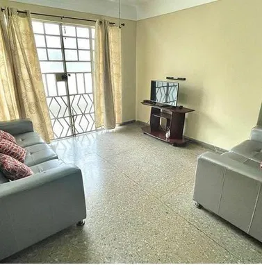 Apto cap en nuevo Vedado 1er piso,remodelado,con todo dentro.tiene garage.Whatsapp +507 6791 5607 - Img 97565735