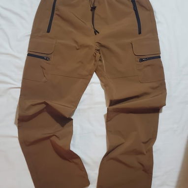 Variedad de ropa de hombre de la última moda. - Img 123655664