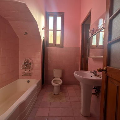 Apartamento capitalista en planta baja de 3 cuartos en Playa, La Sierra - Img 109827203
