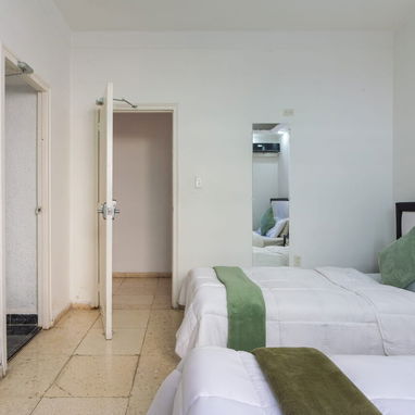 Alquiler de casa de lujo con piscina y billar en el Vedado. Renta de casa con piscina y sauna en el Vedado - 5/10