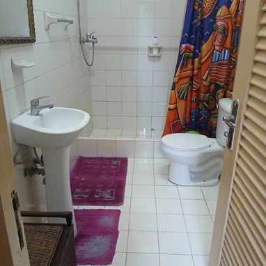 Venta de Casa independiente Playa Ampliacion de Almendares 5/4 80mil 53582376 - Img 124551363