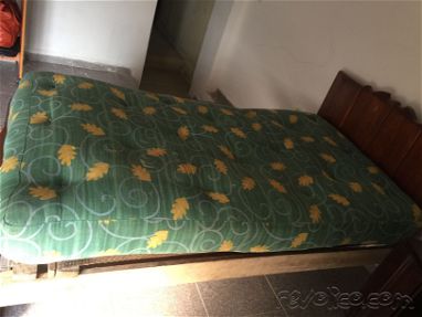 Venta de cama 3/4 de caoba con su colchón - Img 68969076