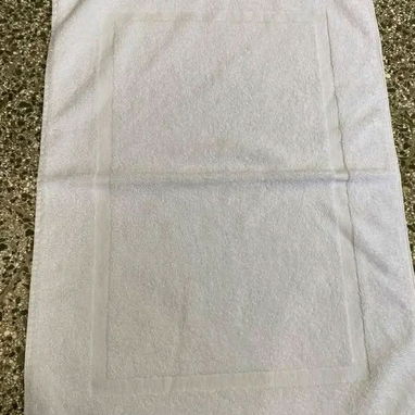 SABANAS BLANCAS NUEVAS DE ALGODÓN Y TOALLAS Y FUNDAS Y TOALLITAS DE MANO - Img 123802761