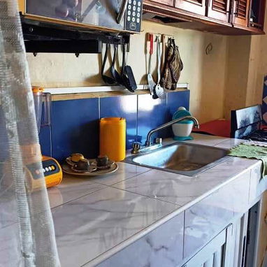 SE RENTA APTO DE 2 CUARTOS CONSTRUCCION CAPITALISTA MUY BUEN ESTADO Y BIEN UBICADO  330 USD AL MES. - Img 117635640