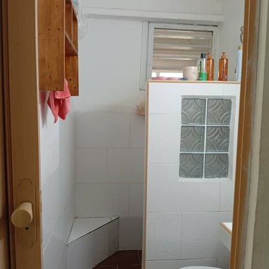 Vendo un apartamento en el reparto Camilo Cienfuegos Habana del este 1piso de 2h no se va la corriente - Img 123414688