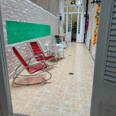📌 (R): HV-011-80 💥 ESTUPENDA PROPIEDAD EN HABANA VIEJA – IDEAL PARA VIVIR O RENTAR 💥 📍 REFERENCIA: POR CORRALES - Img 125693860