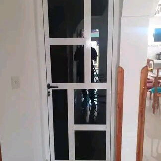Ponemos todo tipo de cristales en puerta de hierro y también hasemos carpintería de aluminio ventanas puertas,de todo - Img 126928033