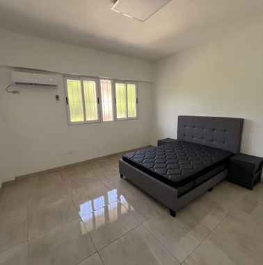 Renta de apartamento totalmente renovado en el Vedado, preferiblemente renta lineal - Img 99275609