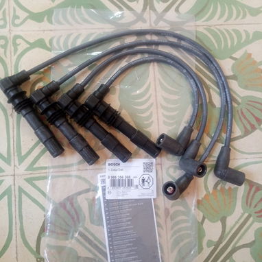 Juego de cables de encendido de silicona marca Bosch Alemán para Skoda Fabia y VW Polo - Img 93436812