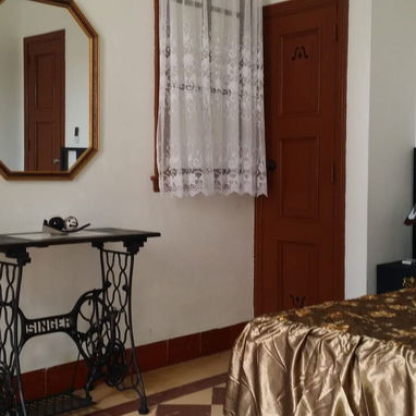 Venta de Biplanta  cerca  del Teatro Karl Marx - Img 118598599