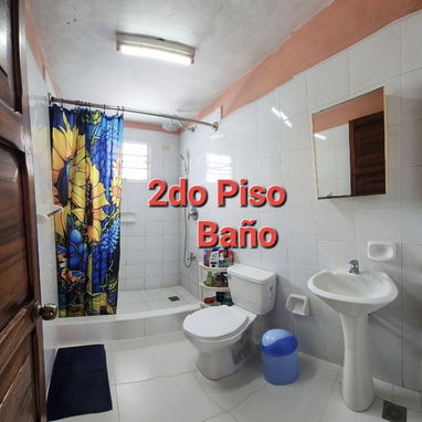 Casa de 3 plantas con garage de 4 cuartos en Marianao - Img 125190826