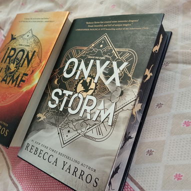 Libros Onyx Storm e Iron Flame en Inglés originales Primera Edición - Img 125576878