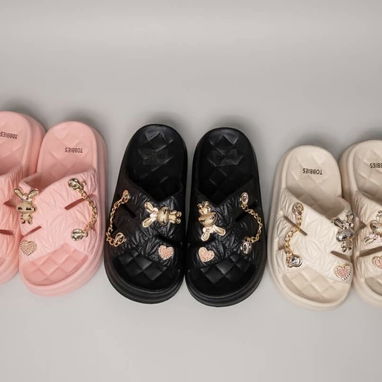 Sandalias de mujer y niñas - Img 124545618