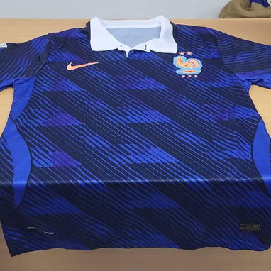 Balones de fútbol y camisetas - 6/6
