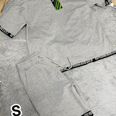 Conjuntos de shorts y pullover Oversize 4 puertas . 15 Usd - Img 115806096