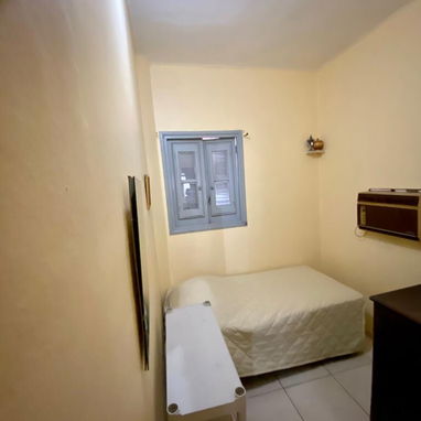 Playa apt 2 ctos y medio 2 baños balcón calle 1er piso - Img 102531675