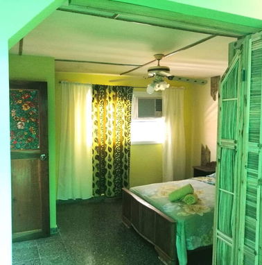 Se renta casa de 5 habitaciones a 60 metros de la playa de Guanabo. 54026428 - Img 32976836