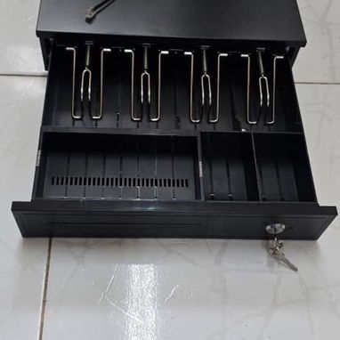 Caja registradora nueva en su caja. 📦 💵💵 Precio: 70 usd. Son de 4 compartimentos - 3/3