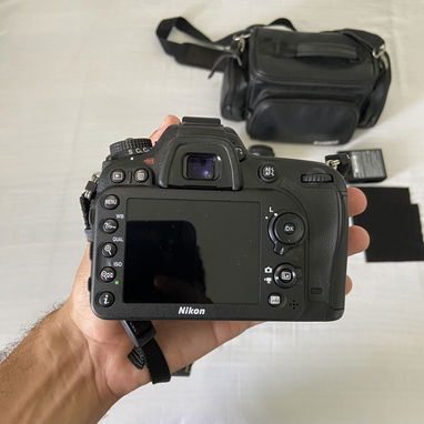Se vende body Nikon D7200 - Img 123198462