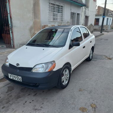 Vendo Toyota Yaris 2002. Camagüey - 2/2