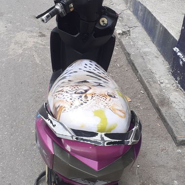 Vendo moto eléctrica fénix de uso en 1100 usd. Haciendo 60 km. Interesados al privado - Img 121996560