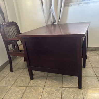 Vendo Escritorio de madera + silla / 150 usd - 5/5