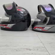 Cascos integrales. Soy del vedado . Tengo mensajería por costo...15 USD 💵 - Img 58139199