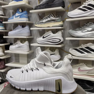 Aceptamos transferencia y tenemos de todo desde zapatos hasta ropa interior - 9/10