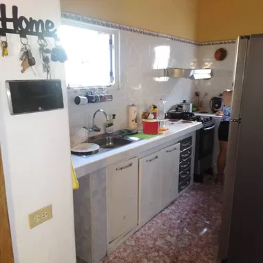 REBAJA DE 75 A 65 mil USD. Casa de 5 cuartos y 3 baños en Plaza de la Rev. - Img 121465980
