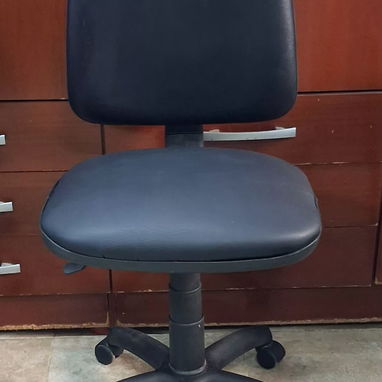 SE VENDEN SILLAS GIRATORIAS - 3/4