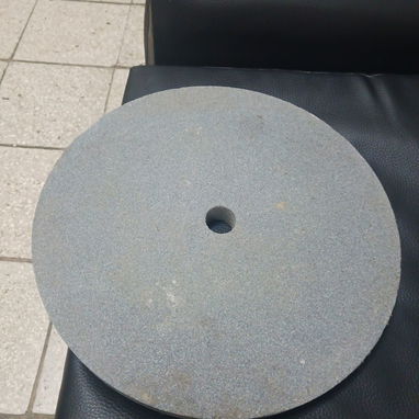 Piedra de esmeril y tarrajas para hacer roscas - 2/3