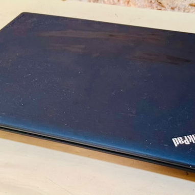 Lenovo thinkpad gama empresarial con rendimiento ideal para trabajos de oficina, estudiantes y algunos juegos - 4/4