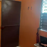 Vendo apartamento biplanta en alto, cerca del los hospitales Nacional y Pediátrico Williams Soler - Img 56416086