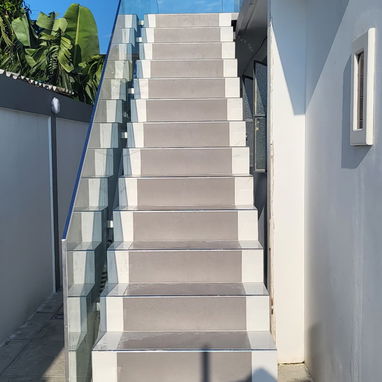Escalera con baranda de cristal ~ Cristal al aire - Img 121866219