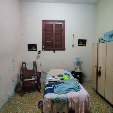Vivienda amplia en altos, cercana a 23 y G . Vedado !!! - Img 115656046