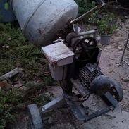 Se vende concretera ( trompo) motor de 220v en 800 usd se escuchan ofertas con dinero en mano - Img 55546261
