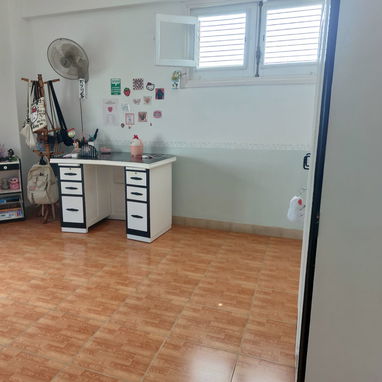 VENTA DE APTO EN EL VEDADO CERCA DE 25 Y E. 3 HAB. 2DO Y ÚLTIMO PISO PLACA LIBRE 53614857 - Img 128130248