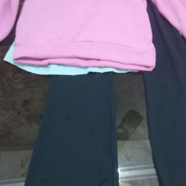 Ropa de niña, juegos de licra y abrigo,.chancletas de niña y otras cositas mas - Img 123719255