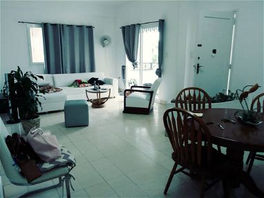 Vendo bello apartamento en vedado, 3 hab, llame +19543250541 WhatsApp - Img 37565964
