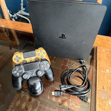 PS4 SLIM 9,00 CON DOS MANDOS SELLADO - Img 126874418
