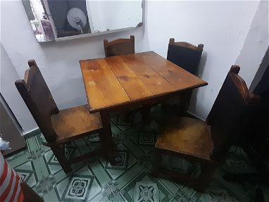 Juego de taburetes y mesa de madera - Img main-image-45841902