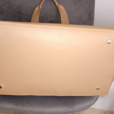 Vendo bolso nuevo original marca Adolfo Dominguez, de piel - Img 120046849