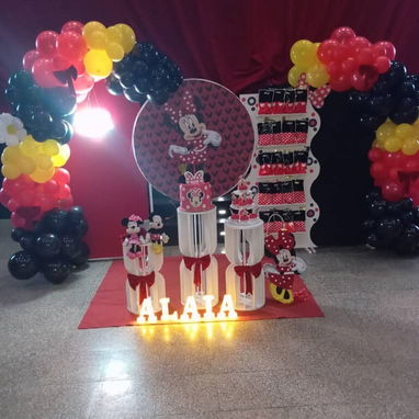 COMPAÑÍA ENCANTO OFRECE 🥳🎊 🚨SHOW DE PAYASITA Y MAGO 🚨 (Precio único y exclusivo por 2 Artistas)  📞58 62 17 00  Mago - 3/4